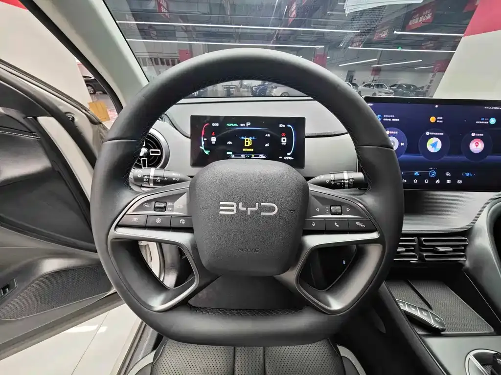 BYD Seal 05 DM-i — фото 9