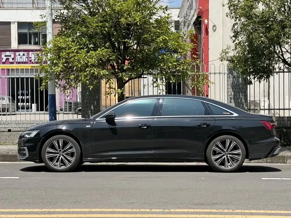 Audi A6L — фото 5