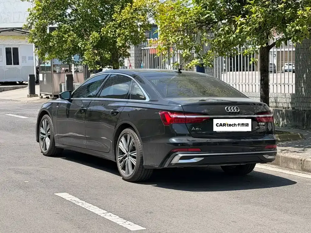 Audi A6L — фото 9