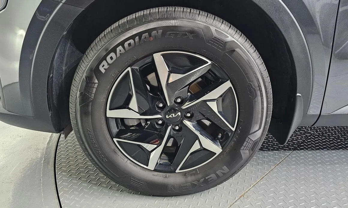 Kia Sorento — фото 6