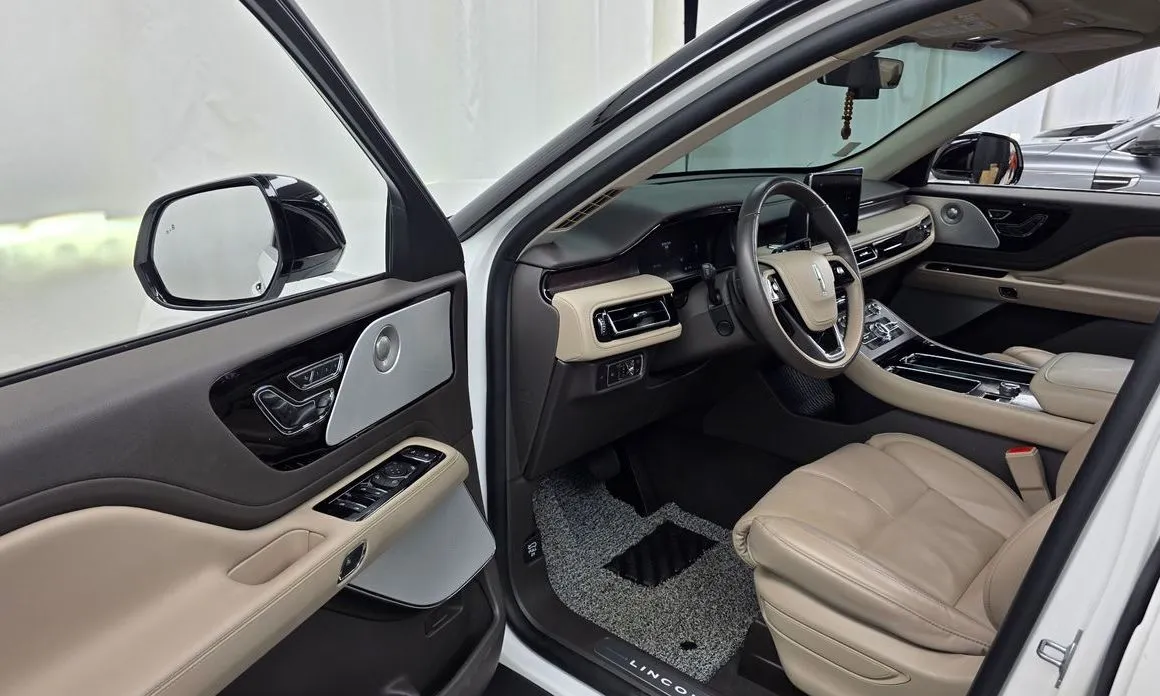 Lincoln Aviator — фото 10