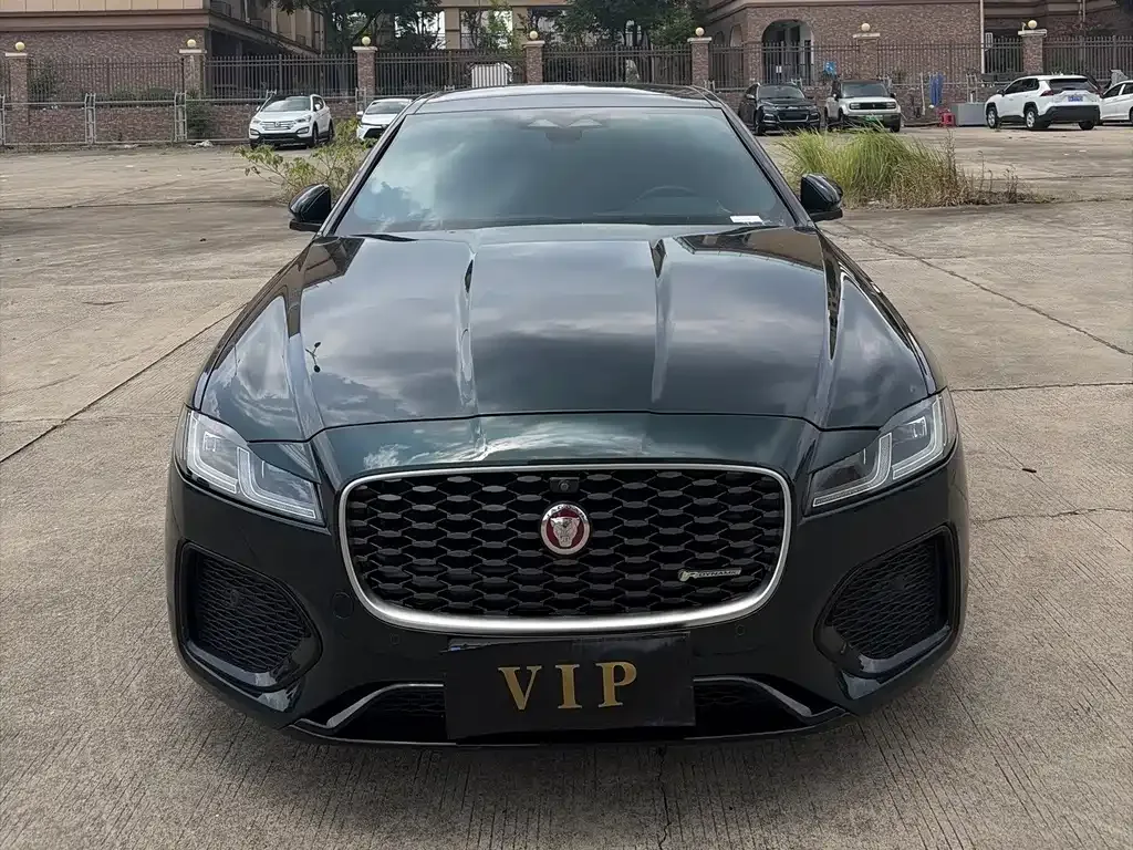 Jaguar XFL — фото 1
