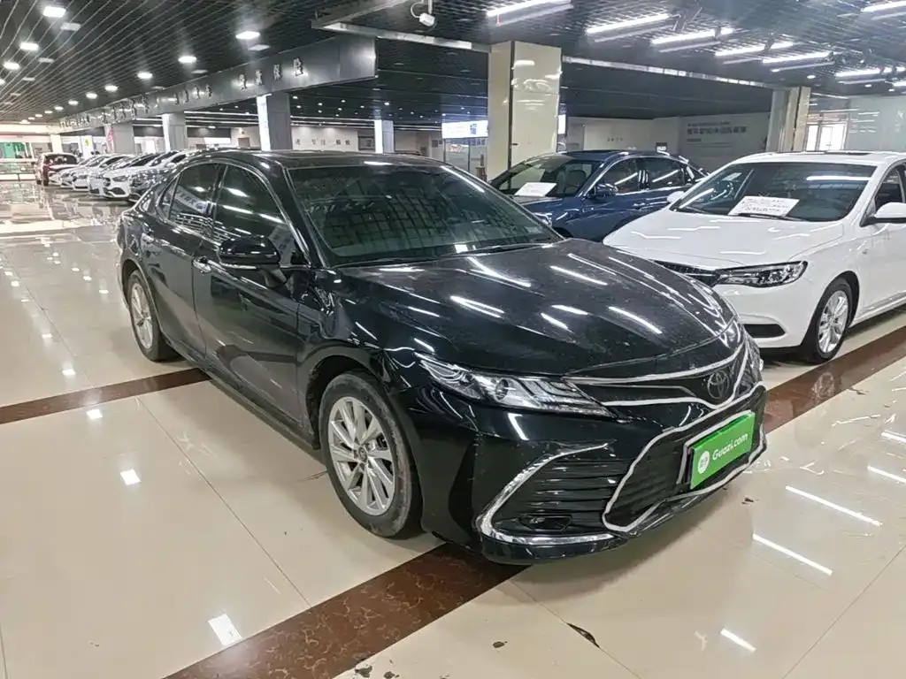 Toyota Camry — фото 3