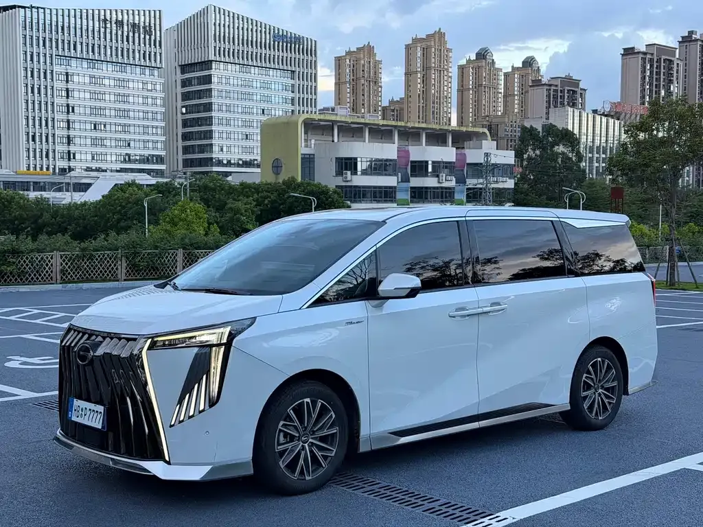 GAC Motor Trumpchi M8 — фото 1