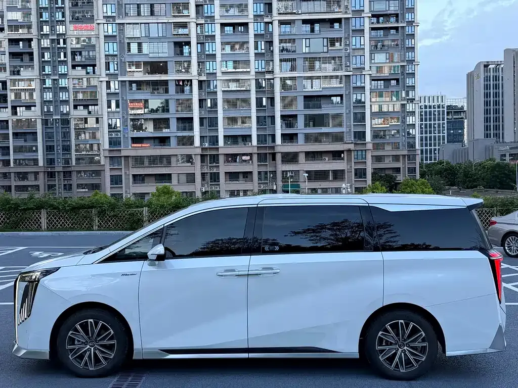 GAC Motor Trumpchi M8 — фото 7