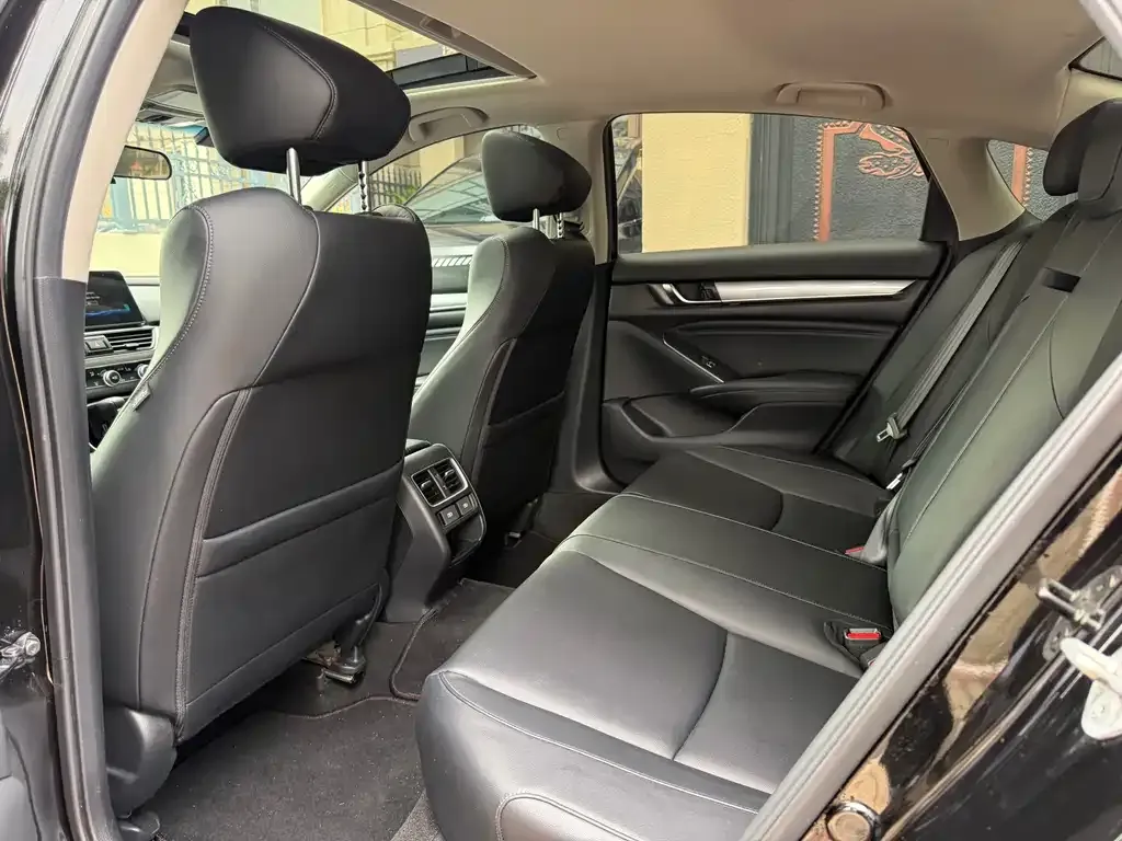 Honda Accord — фото 5