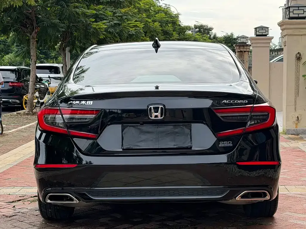 Honda Accord — фото 3