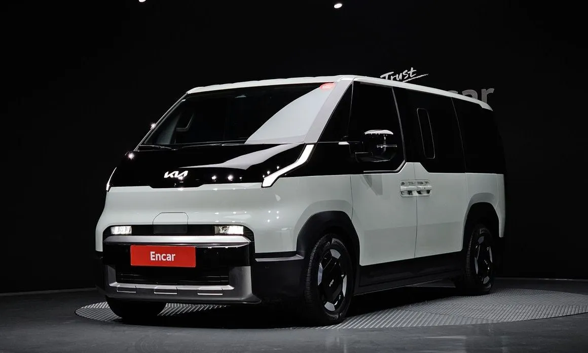 Kia PV5 — фото 1