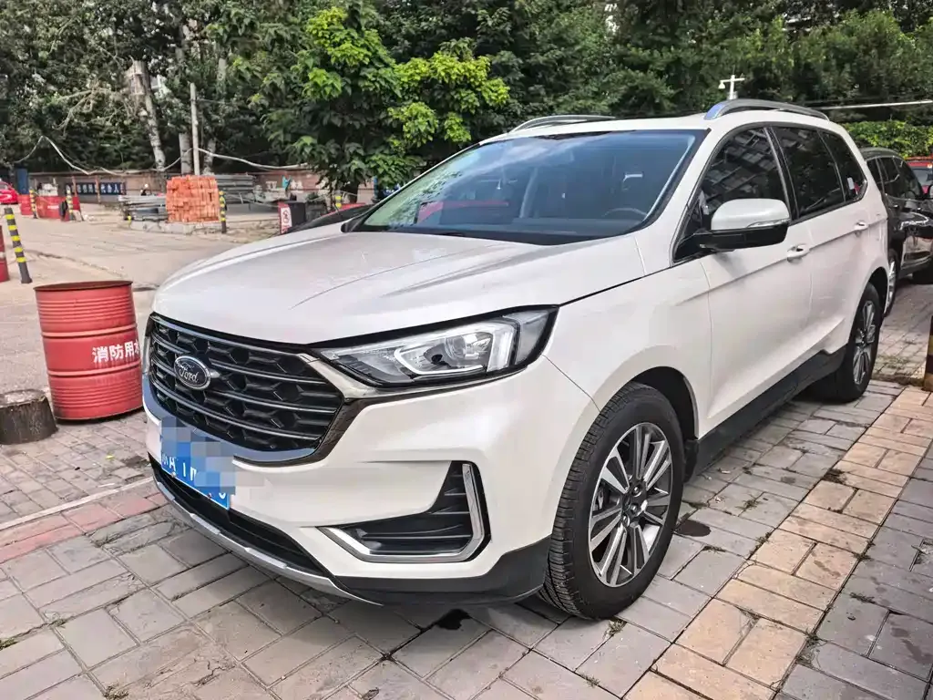 Ford Edge — фото 1