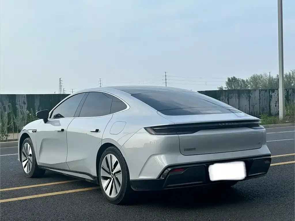 Geely Galaxy E8 — фото 6