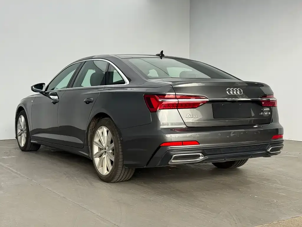 Audi A6L — фото 9
