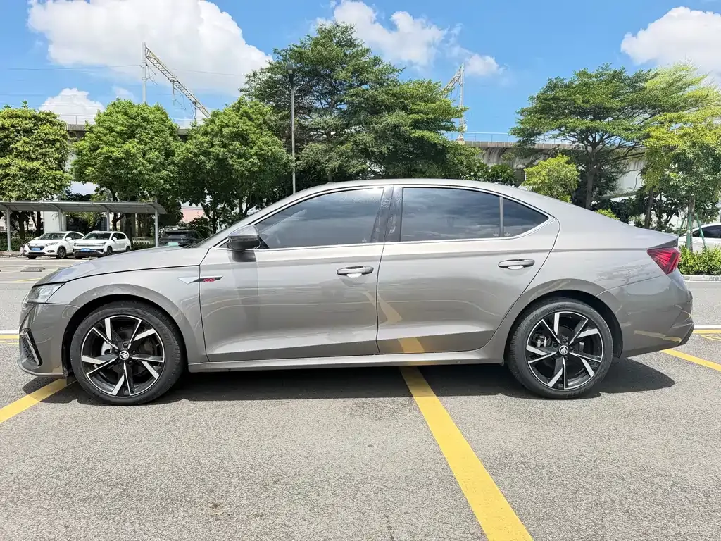 Skoda Octavia — фото 5