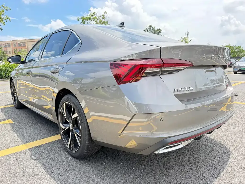 Skoda Octavia — фото 6
