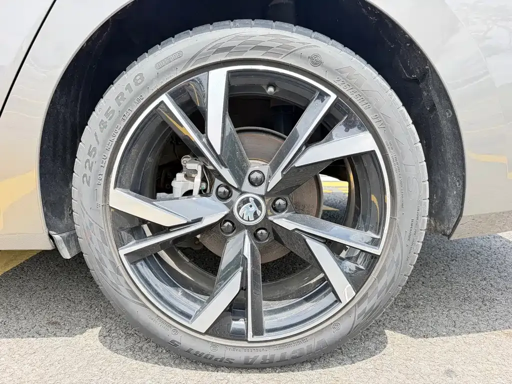 Skoda Octavia — фото 4