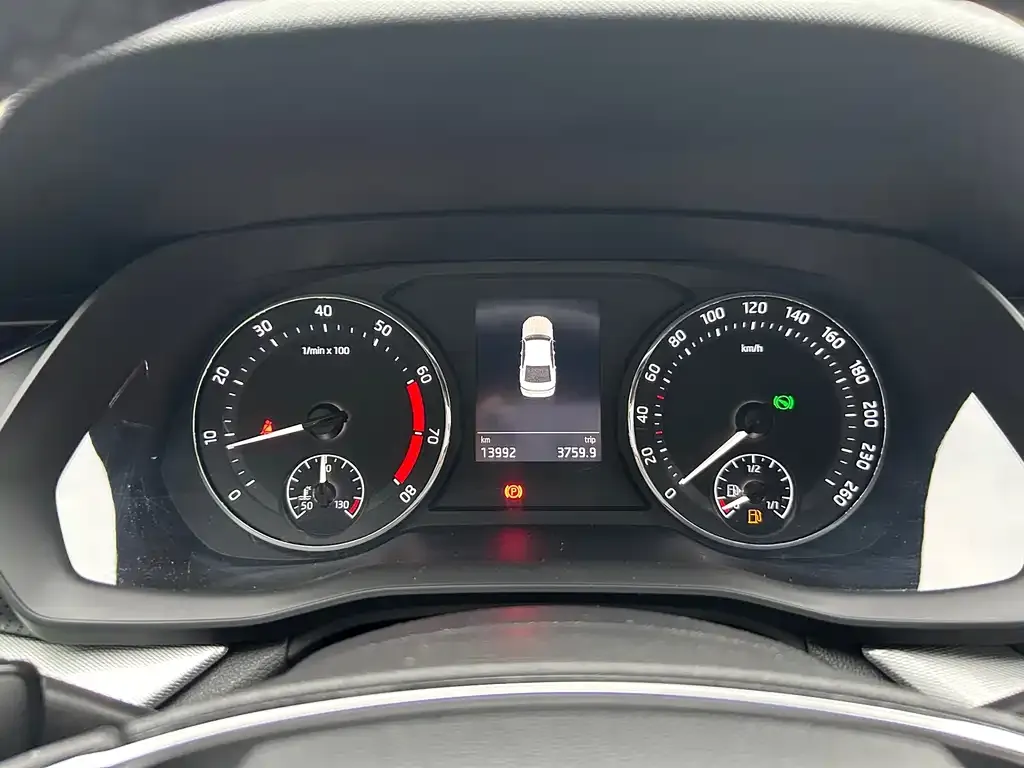 Skoda Octavia — фото 2