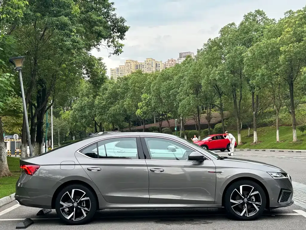 Skoda Octavia — фото 7