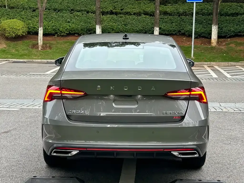 Skoda Octavia — фото 3