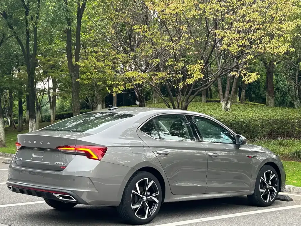 Skoda Octavia — фото 9