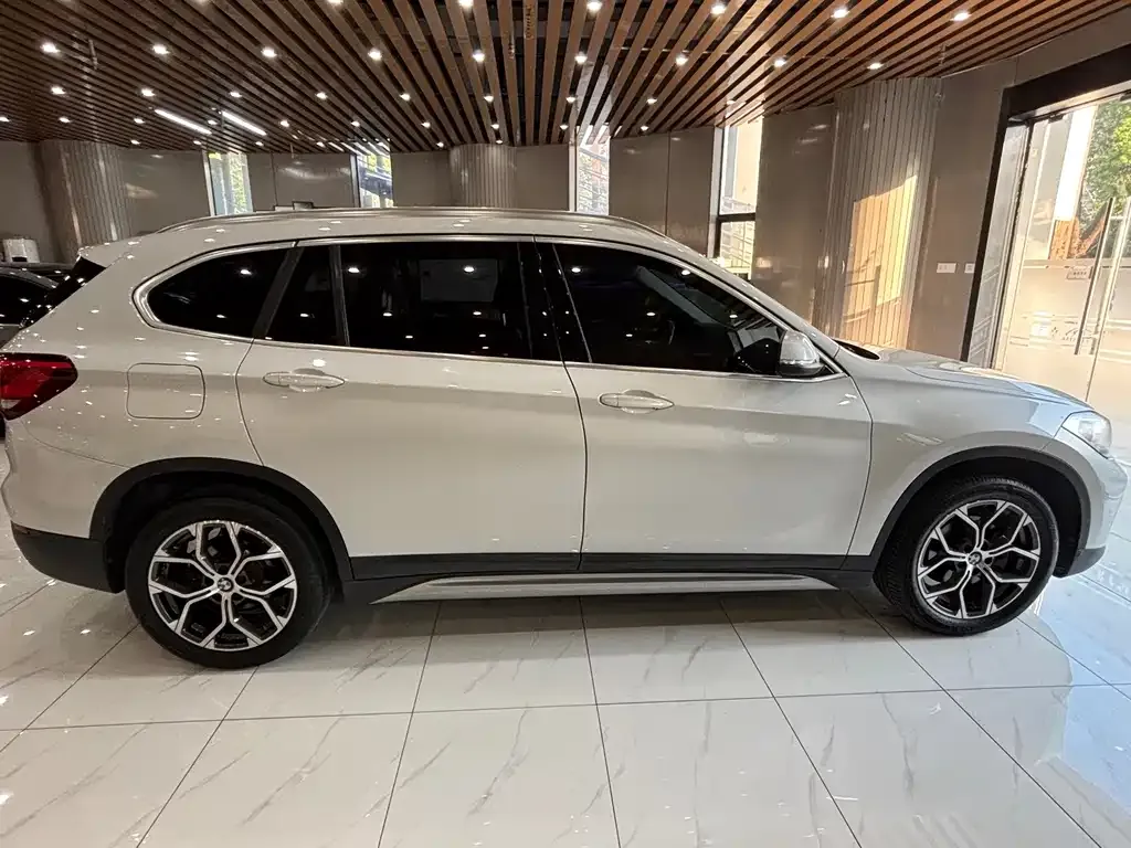 BMW X1 — фото 3