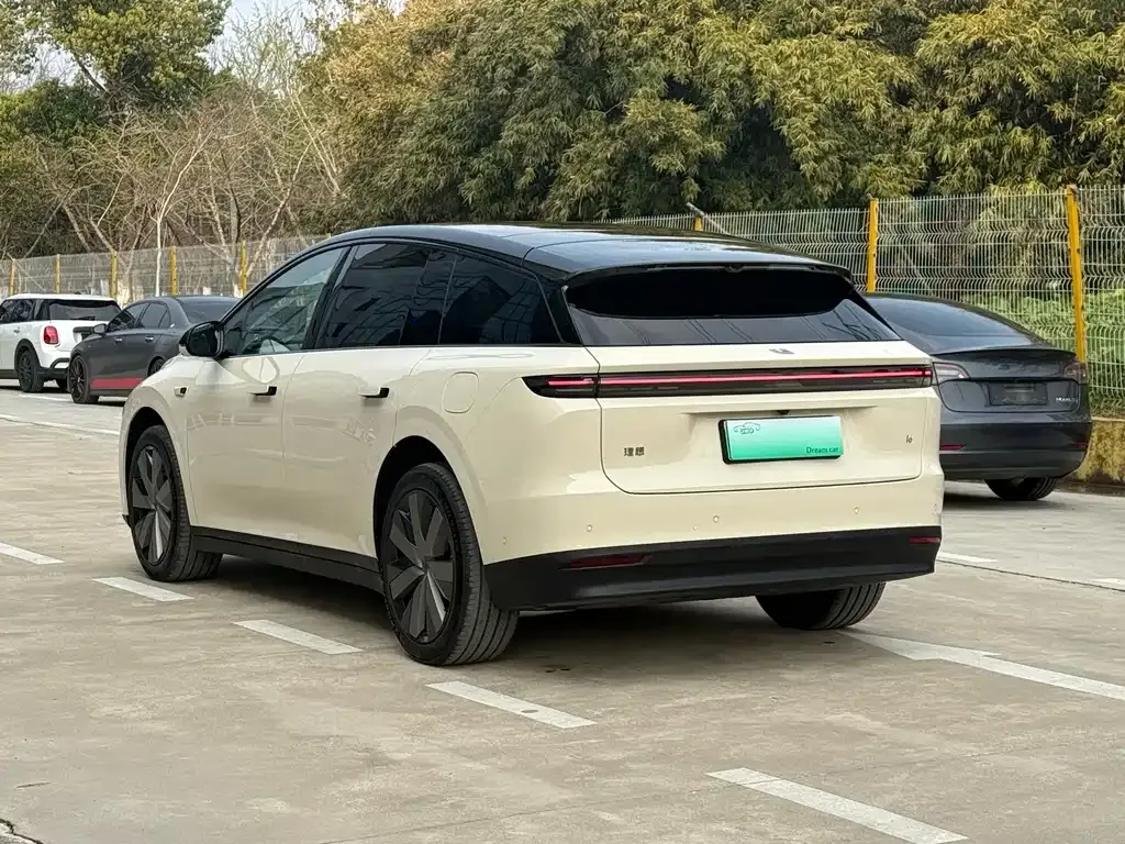 Li Auto i6 — фото 9