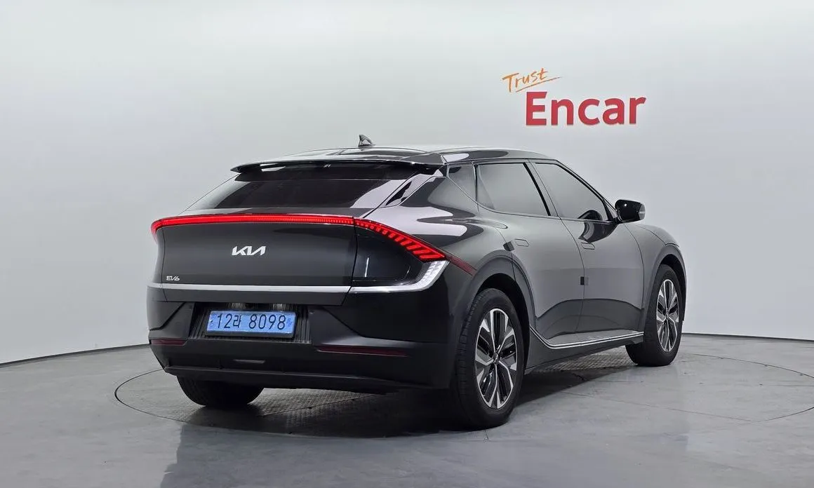 Kia EV6 — фото 8