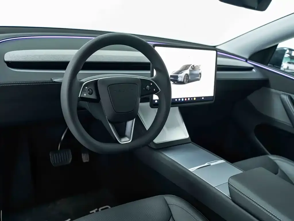 Tesla Model Y — фото 4
