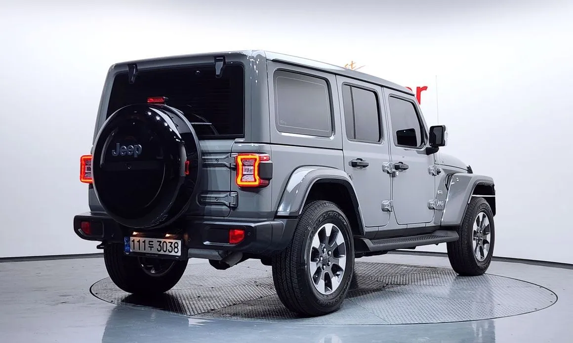 Jeep Wrangler — фото 7