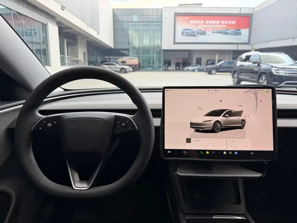 Tesla Model 3 — фото 3