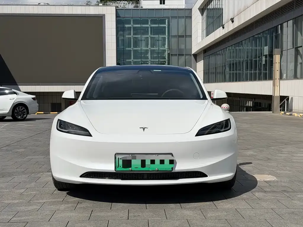 Tesla Model 3 — фото 2