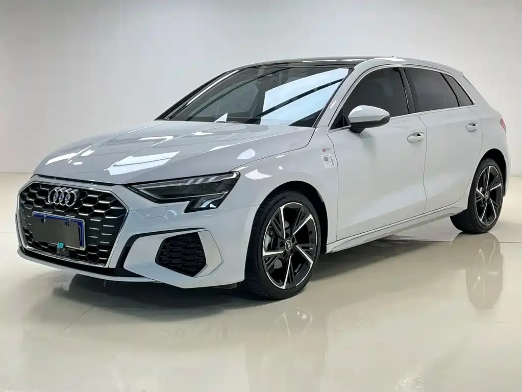 Audi A3 — фото 1