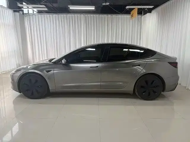 Tesla Model 3 — фото 3