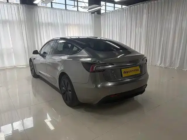 Tesla Model 3 — фото 6