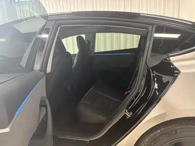 Tesla Model 3 — фото 5