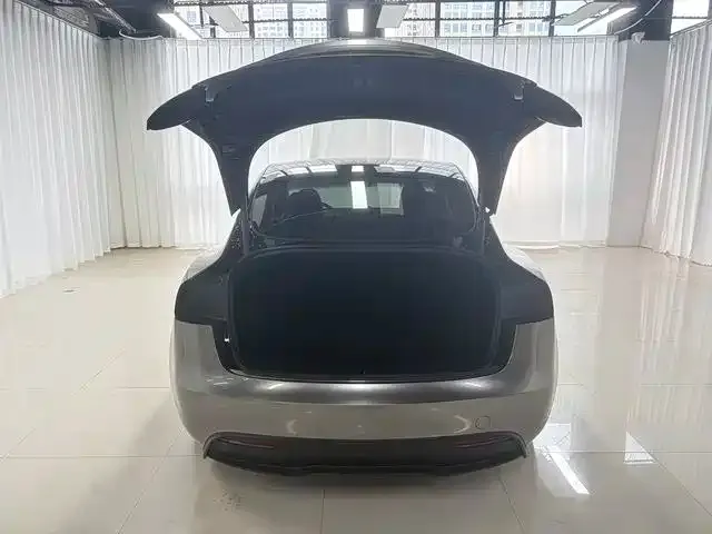 Tesla Model 3 — фото 8