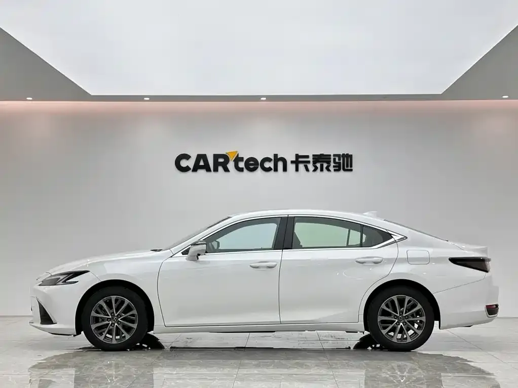 Lexus ES — фото 4