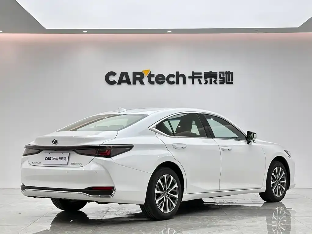 Lexus ES — фото 2