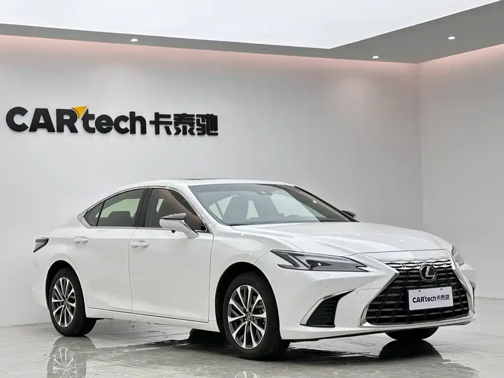 Lexus ES — фото 5