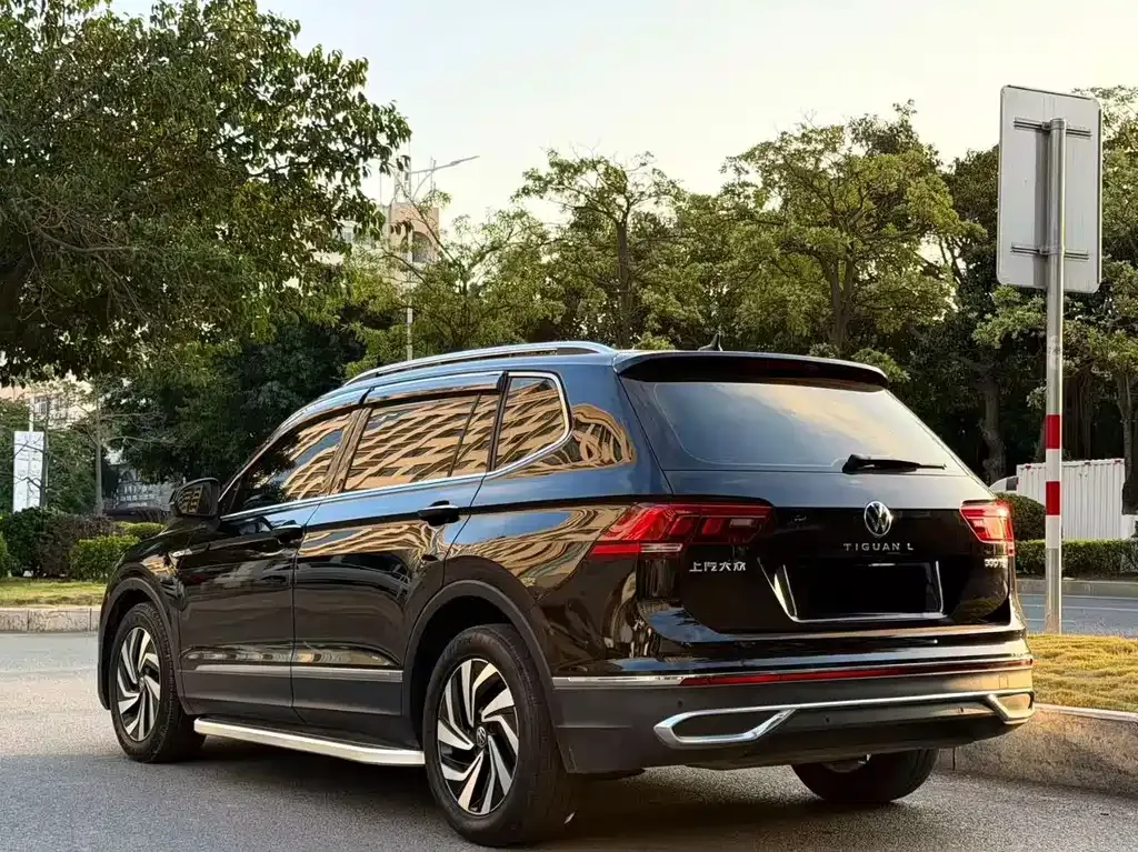 Volkswagen Tiguan L — фото 7