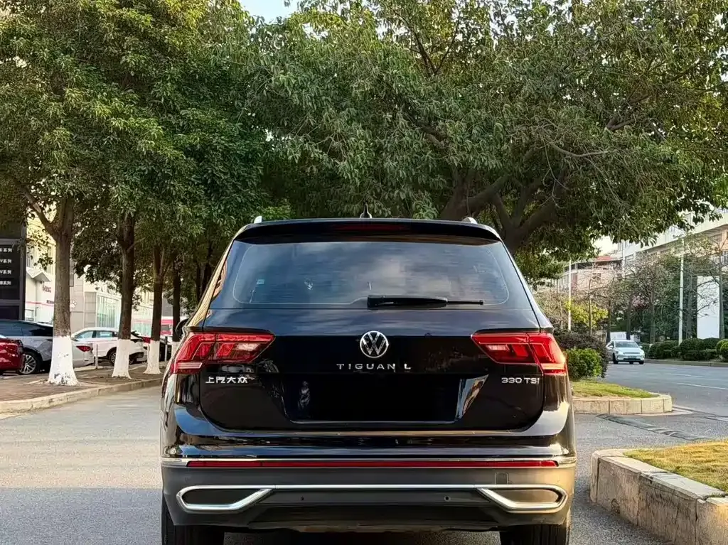 Volkswagen Tiguan L — фото 9