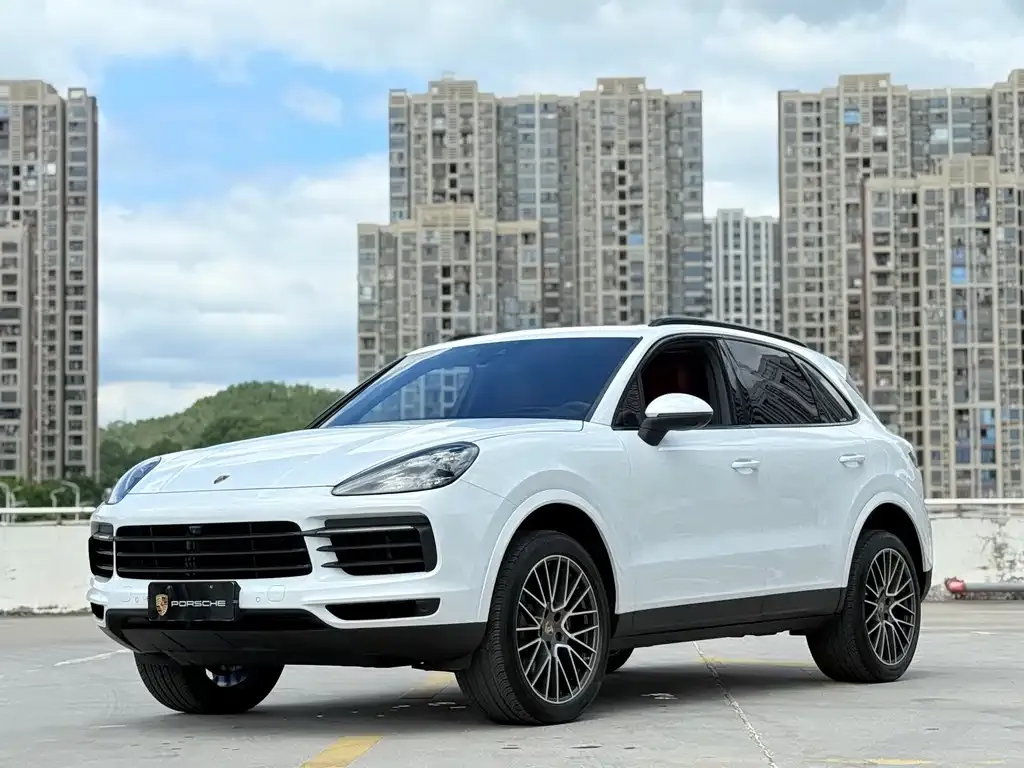 Porsche Cayenne — фото 1