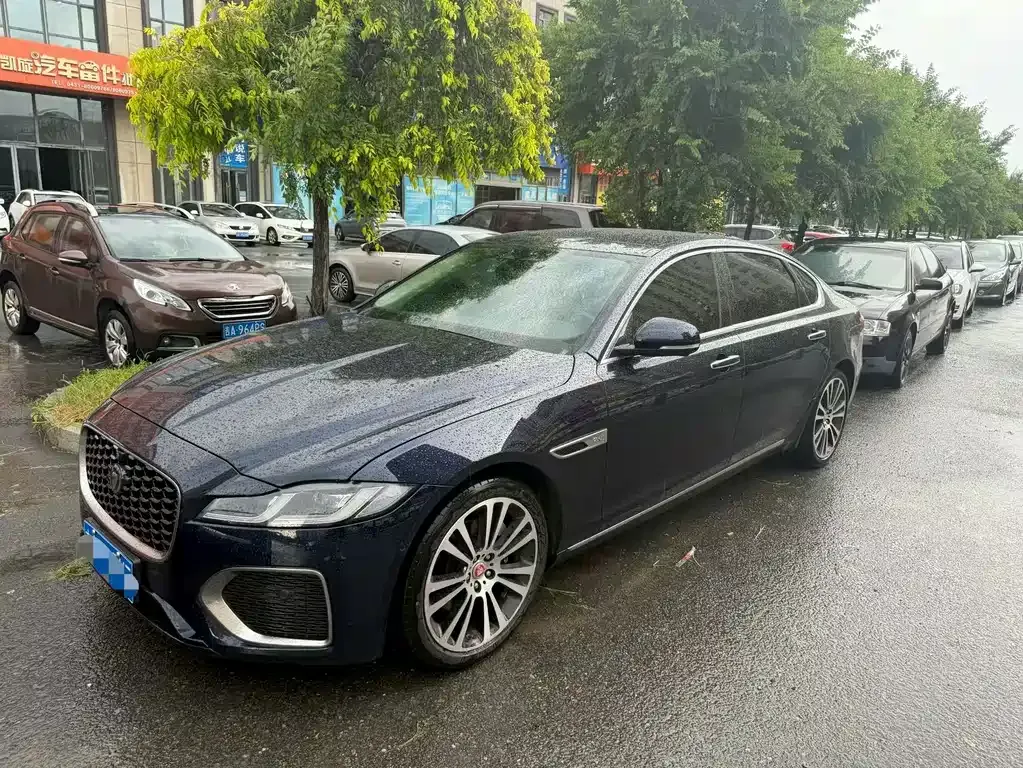 Jaguar XFL — фото 1