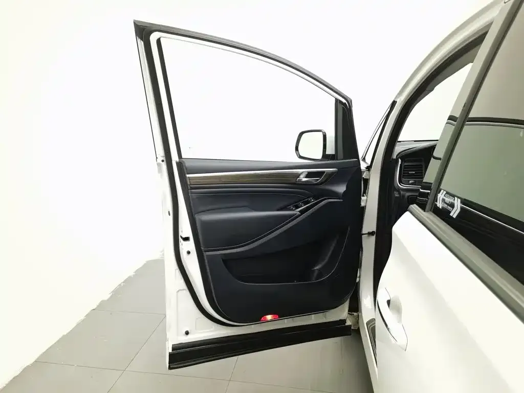 GAC Motor Trumpchi M8 — фото 9