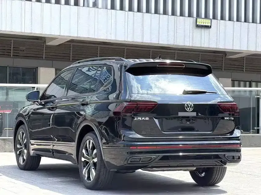 Volkswagen Tiguan L — фото 4