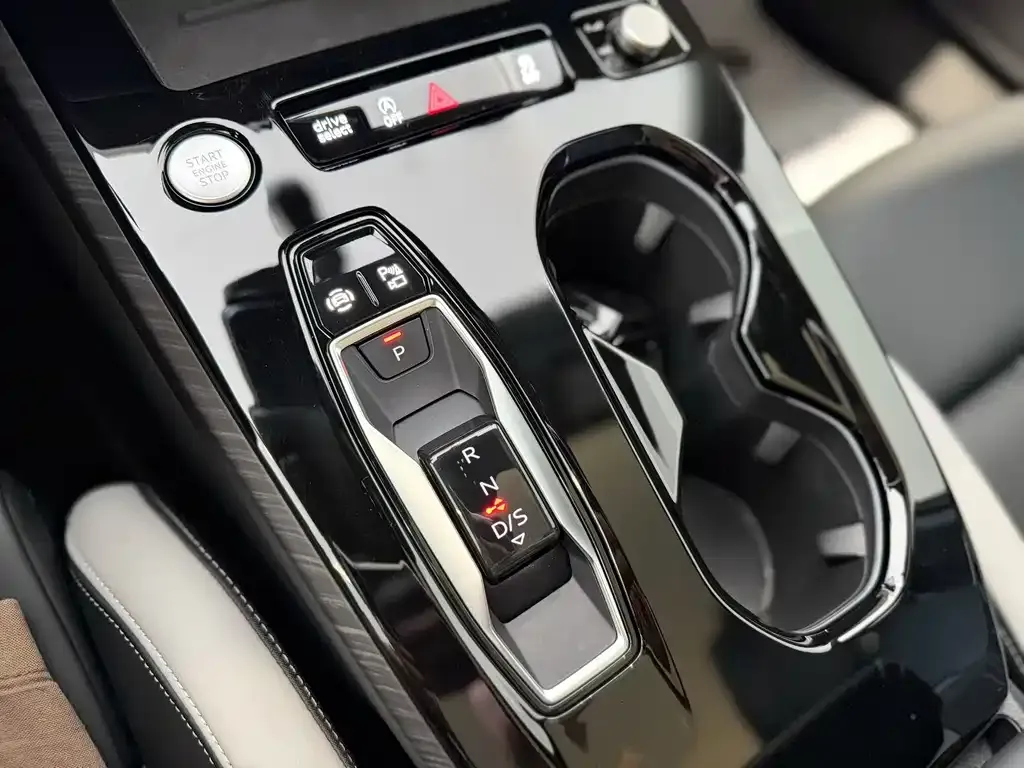 Audi A5L — фото 3