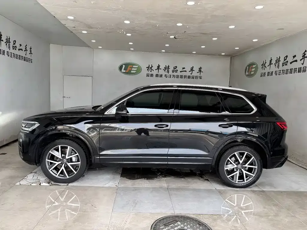 Volkswagen Touareg — фото 4