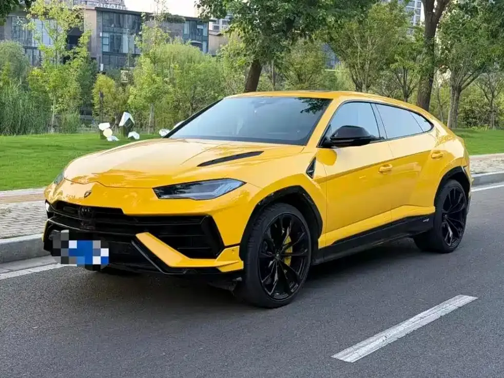 Lamborghini Urus — фото 1