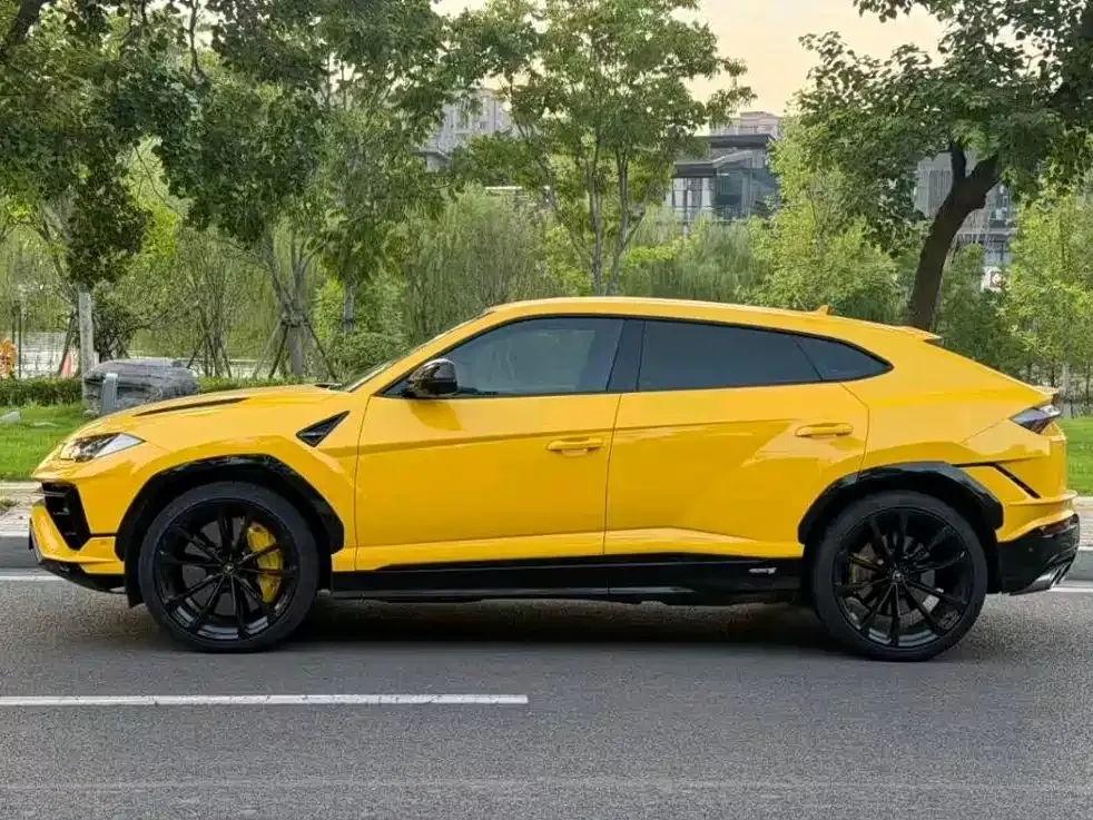 Lamborghini Urus — фото 7