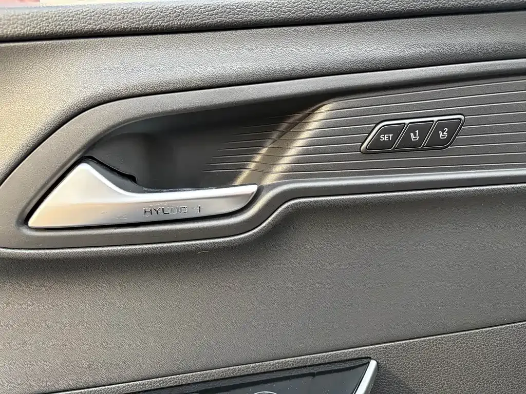 Hyundai Custo — фото 7