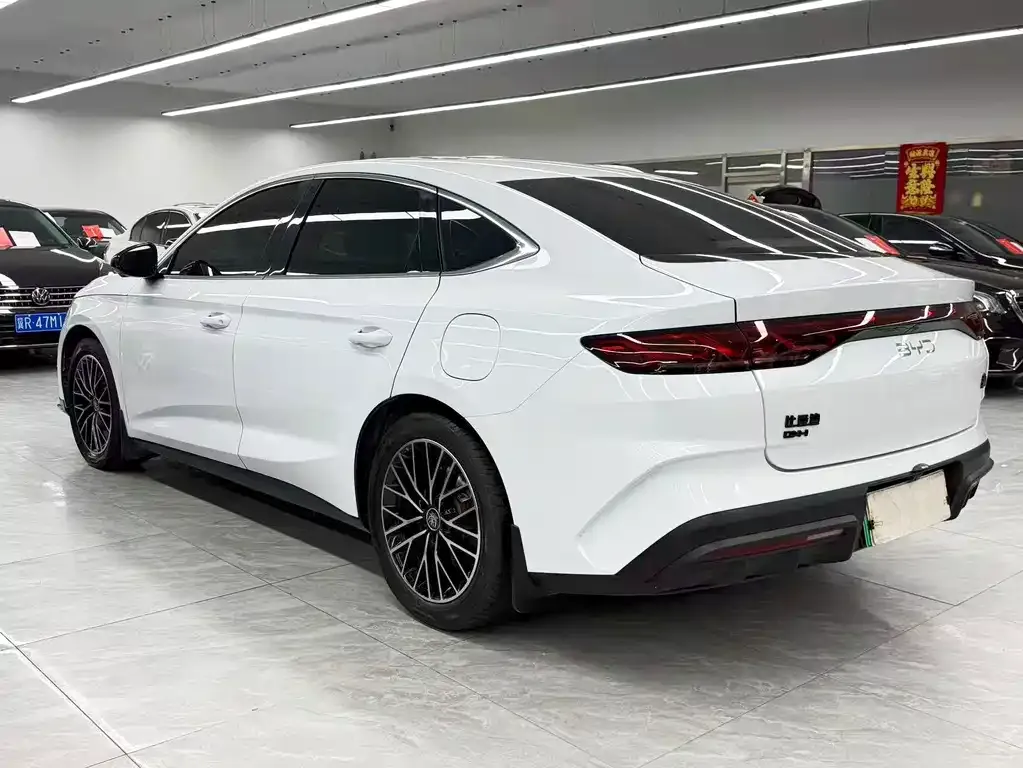 BYD Qin L — фото 8