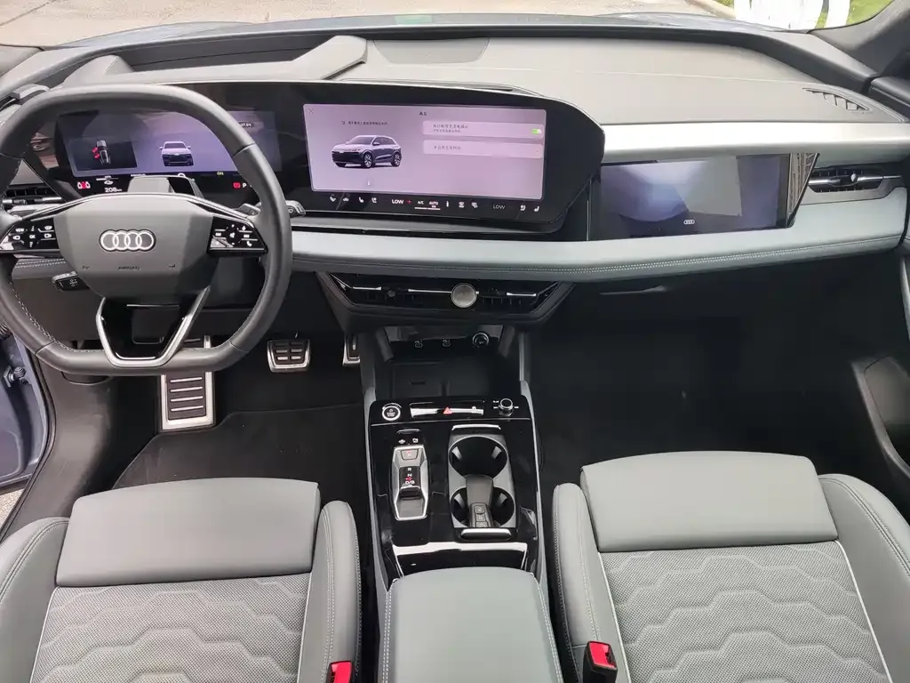 Audi Q6L e-tron — фото 3